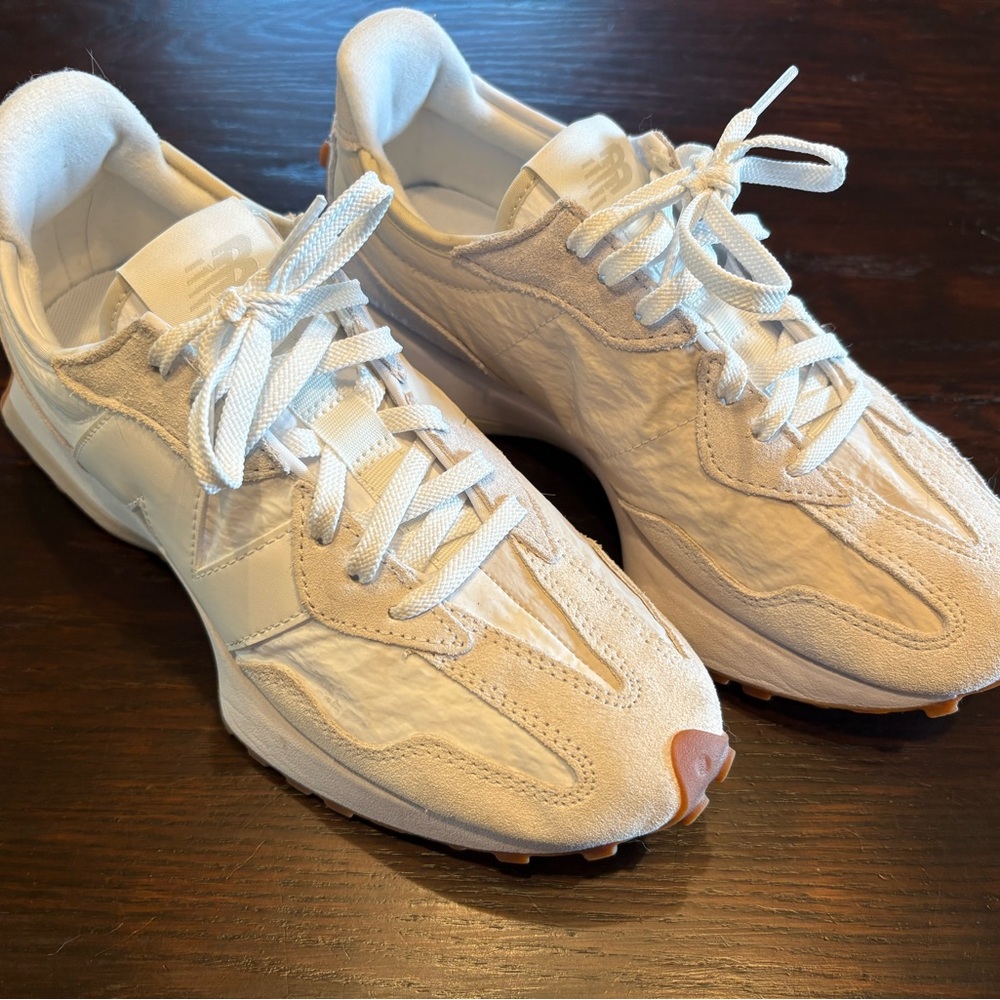 New Balance 327 Women's Sneakers